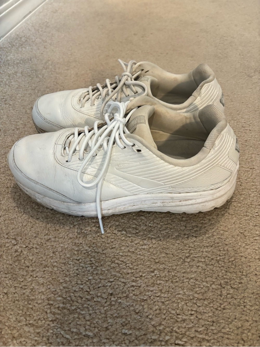 Brooks Men's Addiction Walker II White Athletic Trainers with Cushioned Sole